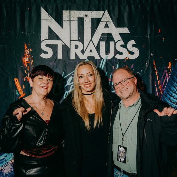 Meet your Poshers, James & Heather. - Picture 5 of 13